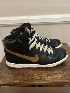 Nike SB “Guinness” sneakers